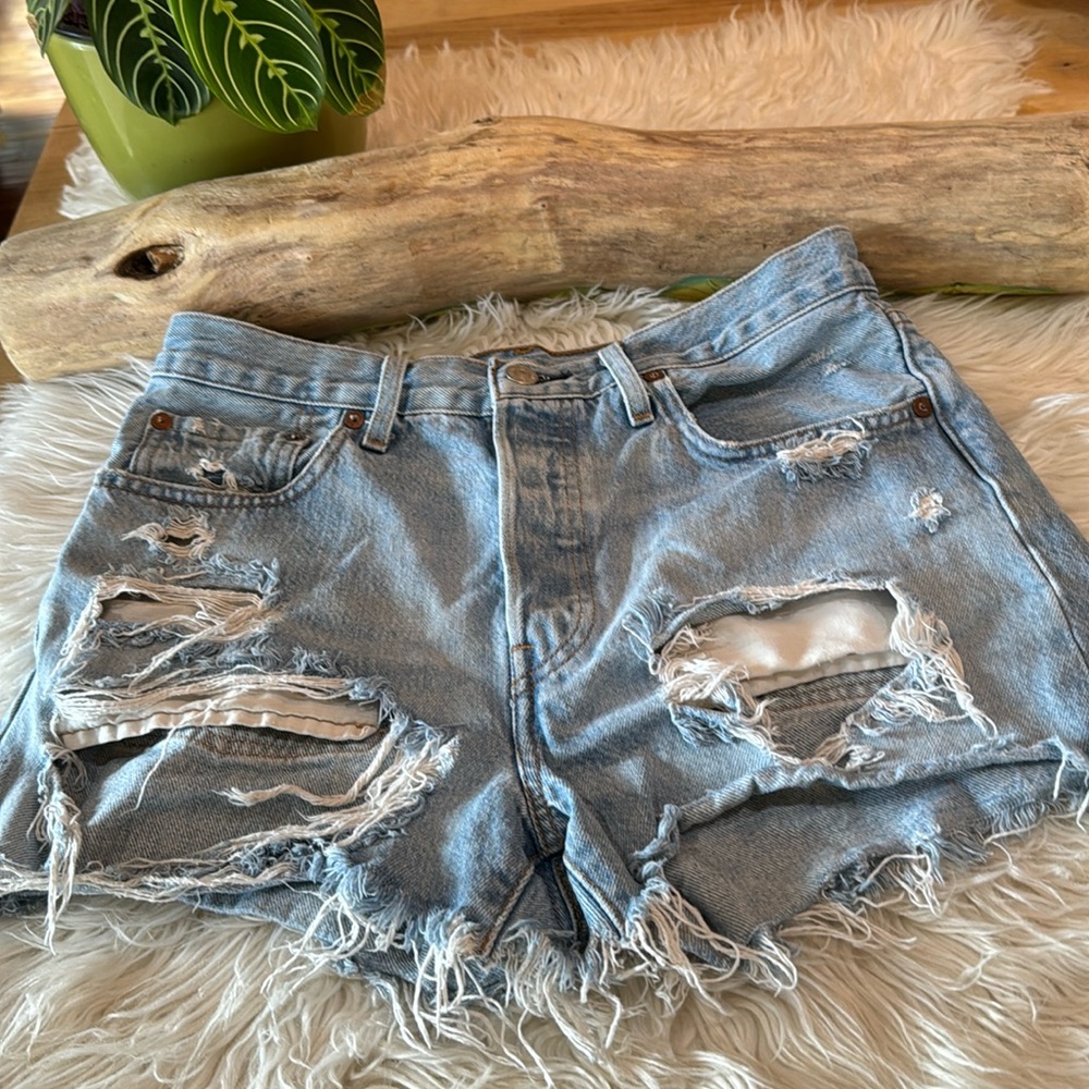 Distressed Levi’s 501 shorts